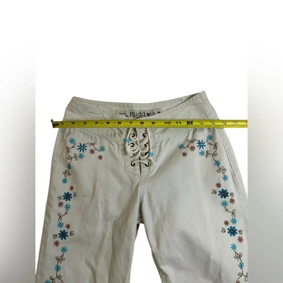 ⭐️SOLD⭐️ Y2K Festival Fairy Mudd Lace-Up Low Rise Floral Embroidered Flare Jeans - Picture 11 of 16